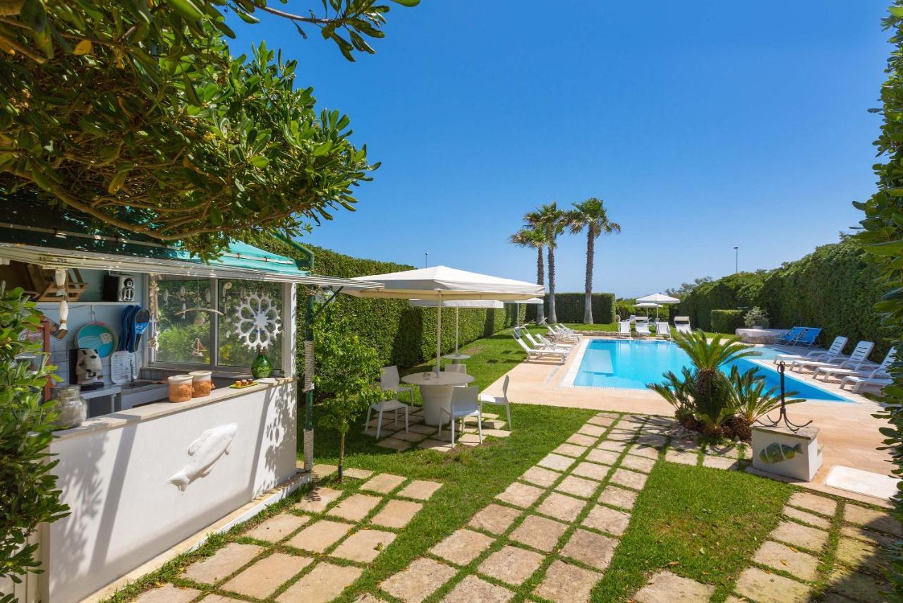 Residence Punta Cassano - In Piscina Sulla Spiaggia Di Sabbia San Foca Buitenkant foto